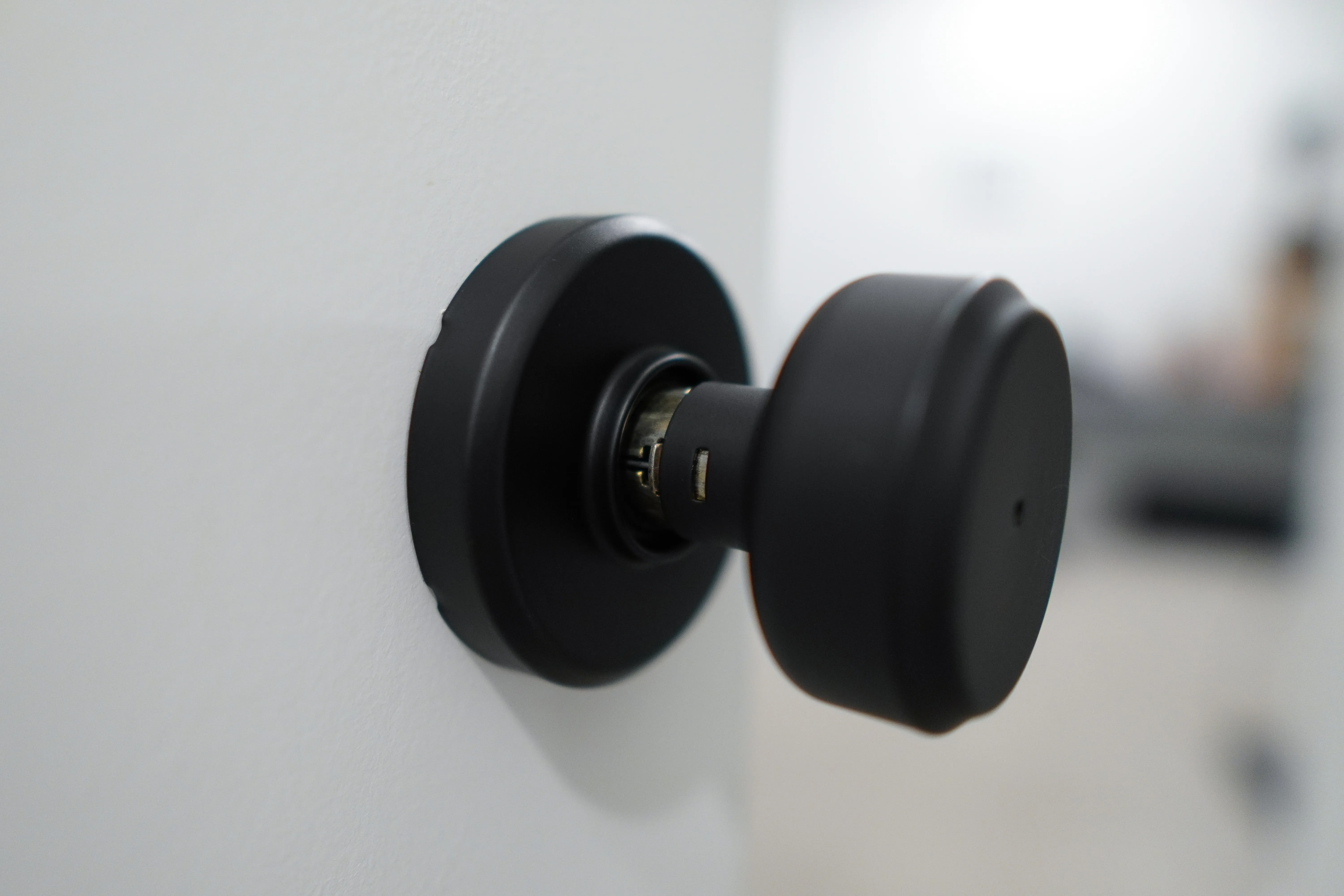 Knob clipped onto the spindle